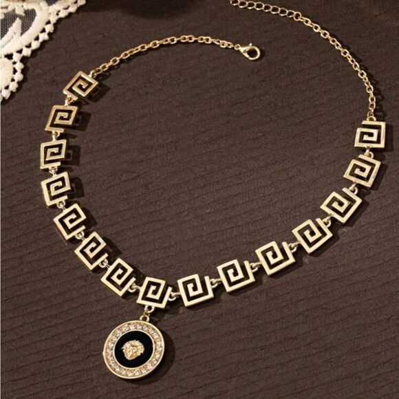 Designer Inspired Lion Necklace Bracelet & Earrings Set - Picture 5 of 6